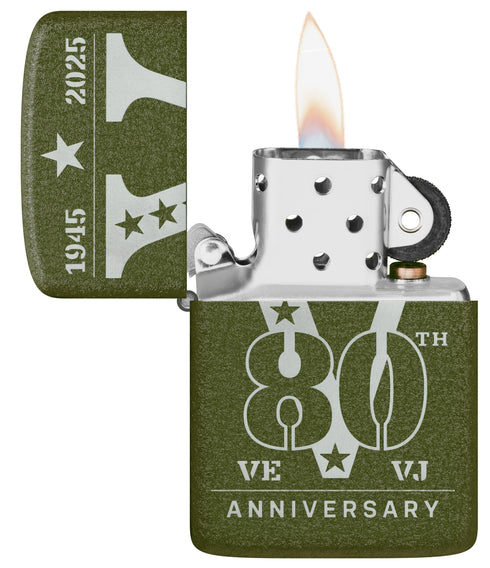 Zippo 46949 vžigalnik VE/VJ Day 80th Anniversary